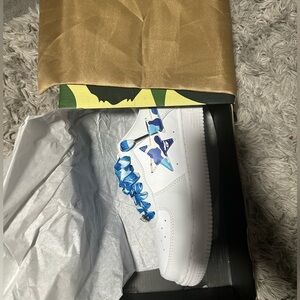 - [ ] BATHING APE BAPE STA LOW 
WHITE ABC CAMO BLUE Men’s size 9.5